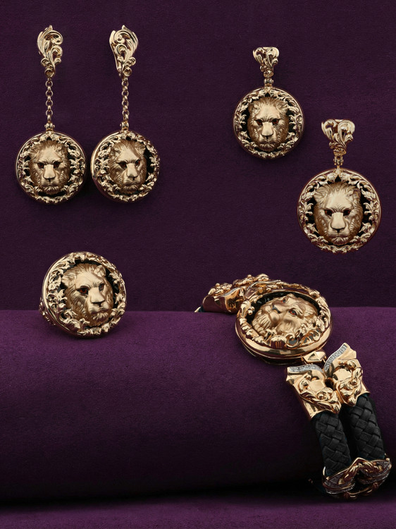 Кольцо из золота c эмаль и ониксом