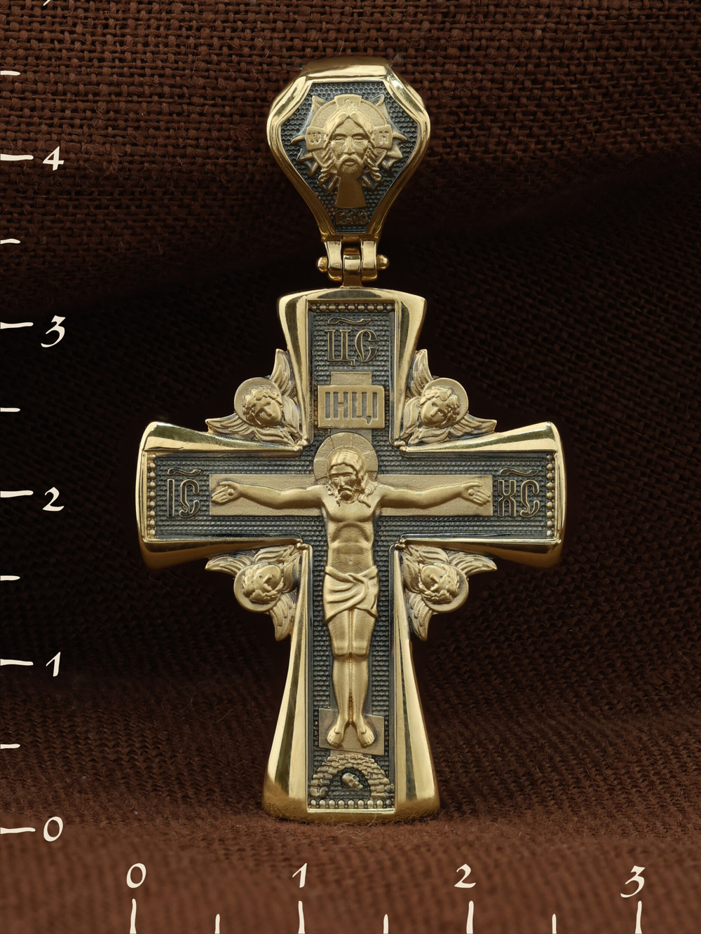 Крест из лимонного золота