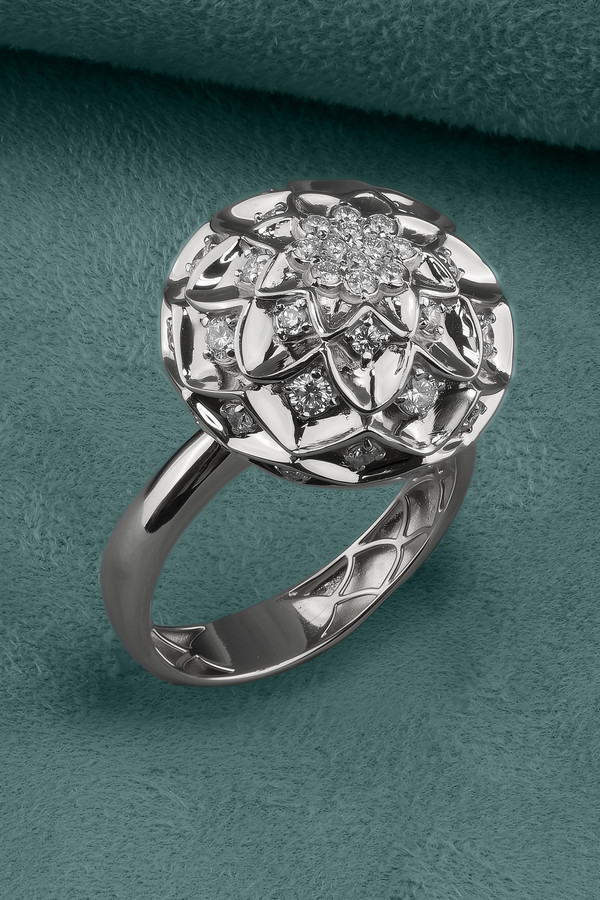 Кольцо из белого золота c бриллиантами