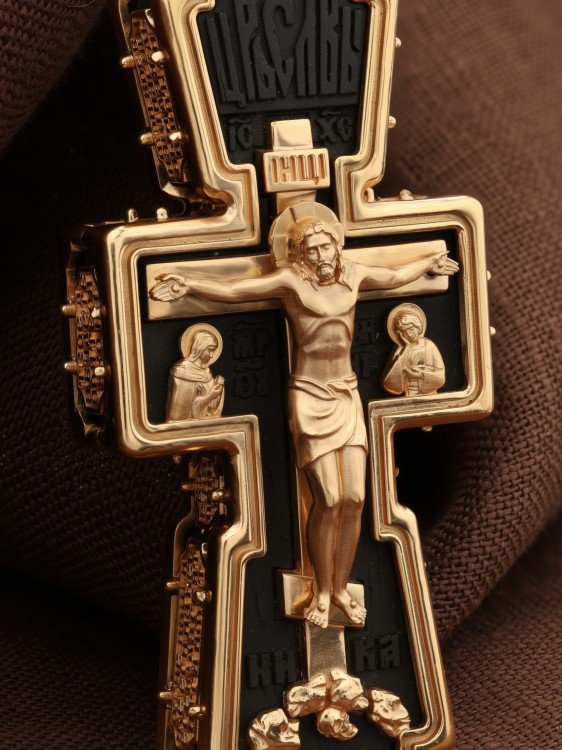 Крест из золота c эбеновым деревом