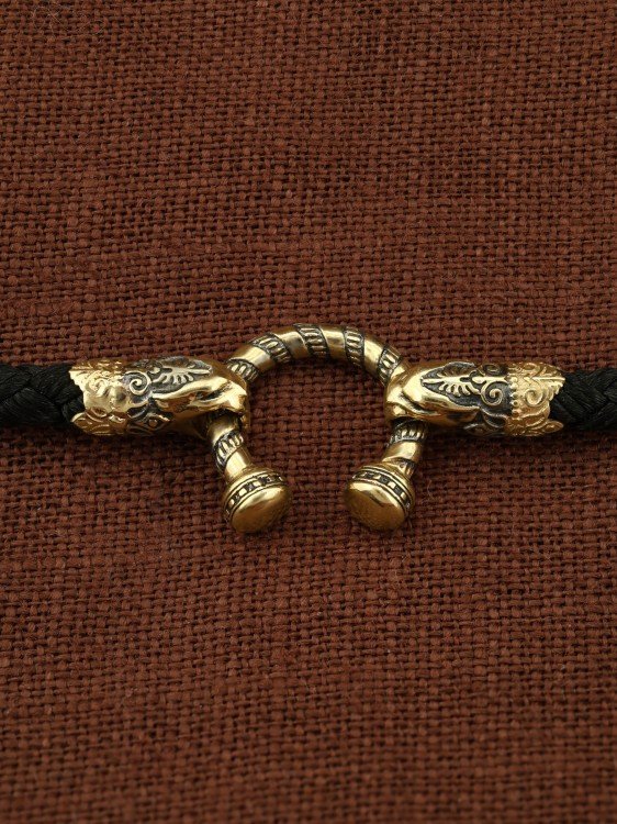 Шнурок шёлковый из лимонного золота c шёлковым шнурком