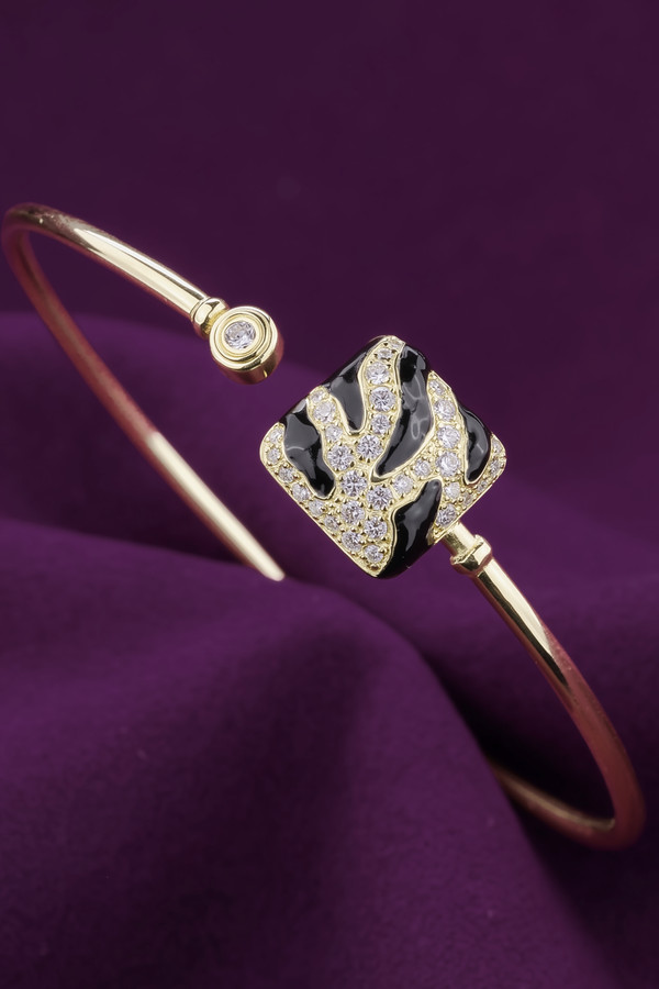 Браслет из лимонного золота c эмаль и бриллиантами