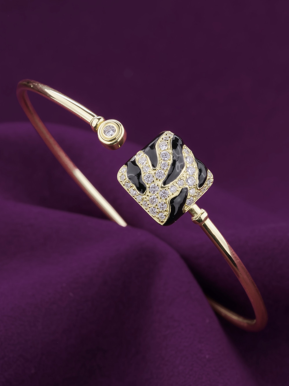 Браслет из лимонного золота c эмаль и бриллиантами