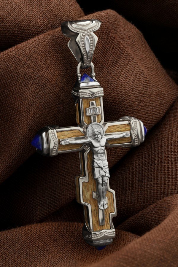 Крест из белого золота c лазуритом и железным деревом