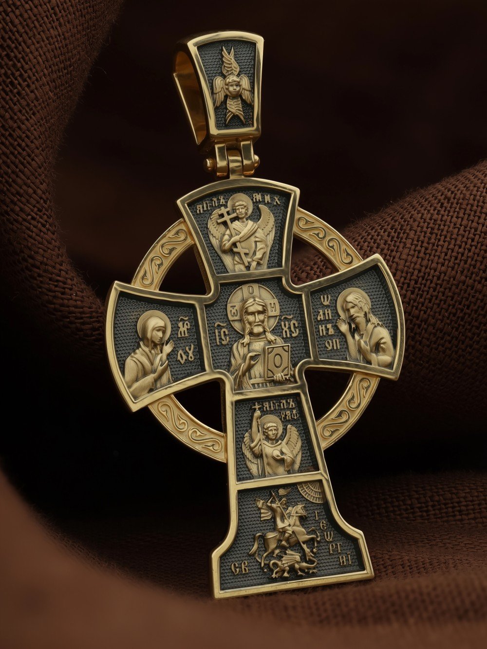 Крест из лимонного золота