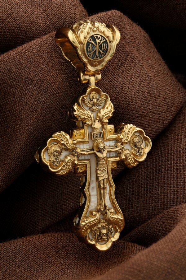 Крест из лимонного золота c бивнем мамонта