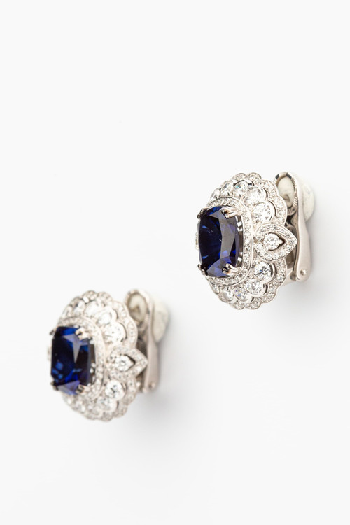 Серьги из белого золота c бриллиантами и сапфиром