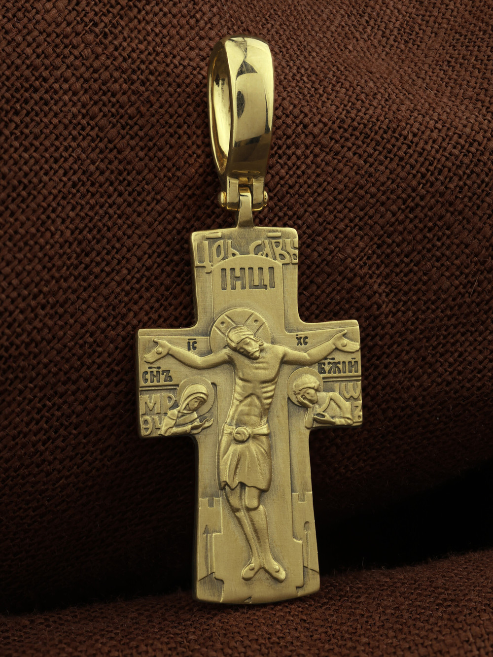 Крест из лимонного золота