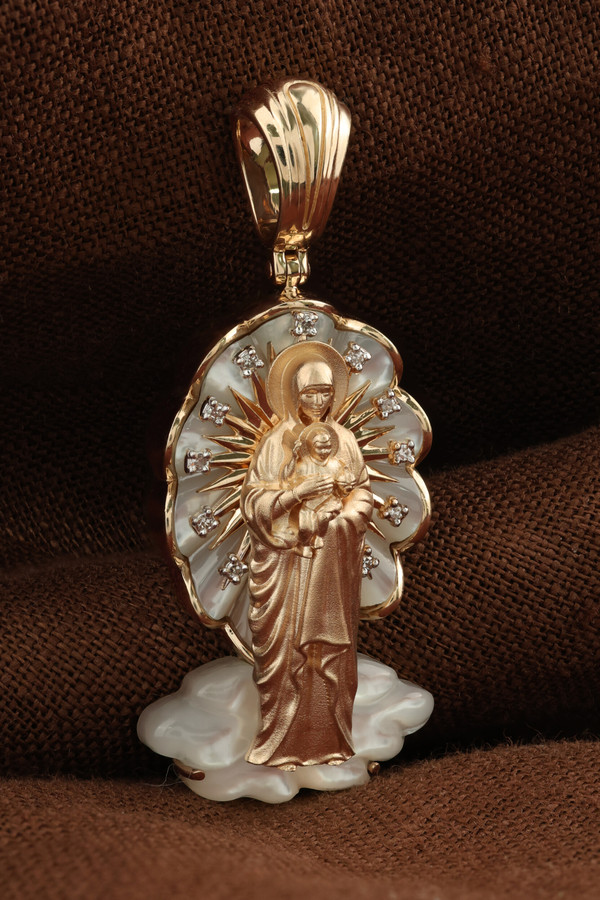 Образок из золота c бриллиантами и перламутром