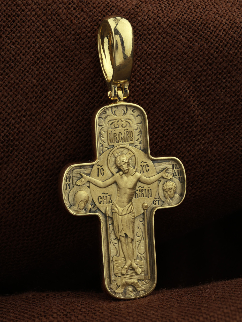 Крест из лимонного золота