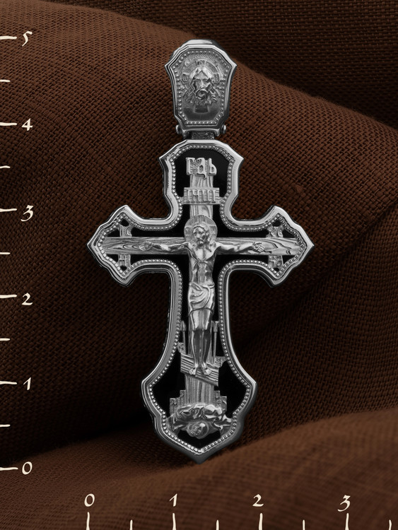 Крест из белого золота c ониксом