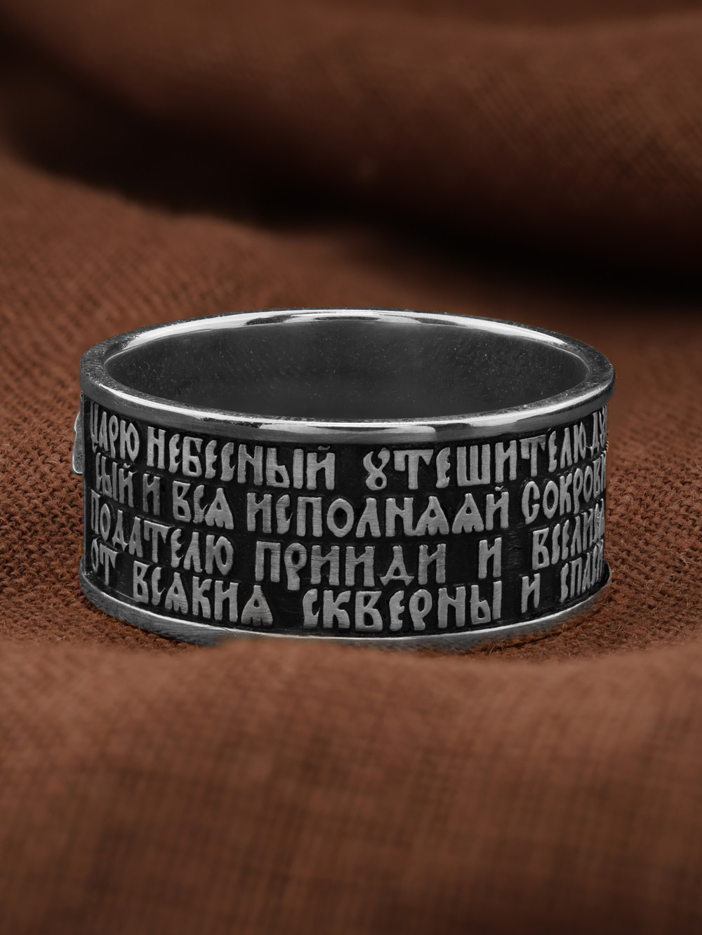 Кольцо из белого золота