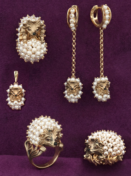 Серьги из золота c эмалью и жемчугом