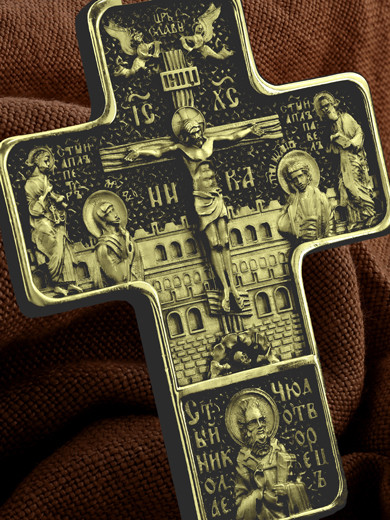 Крест из лимонного золота