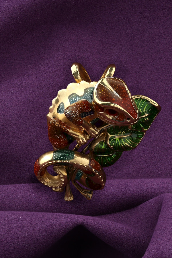 Подвеска из лимонного золота c эмаль и гранатом