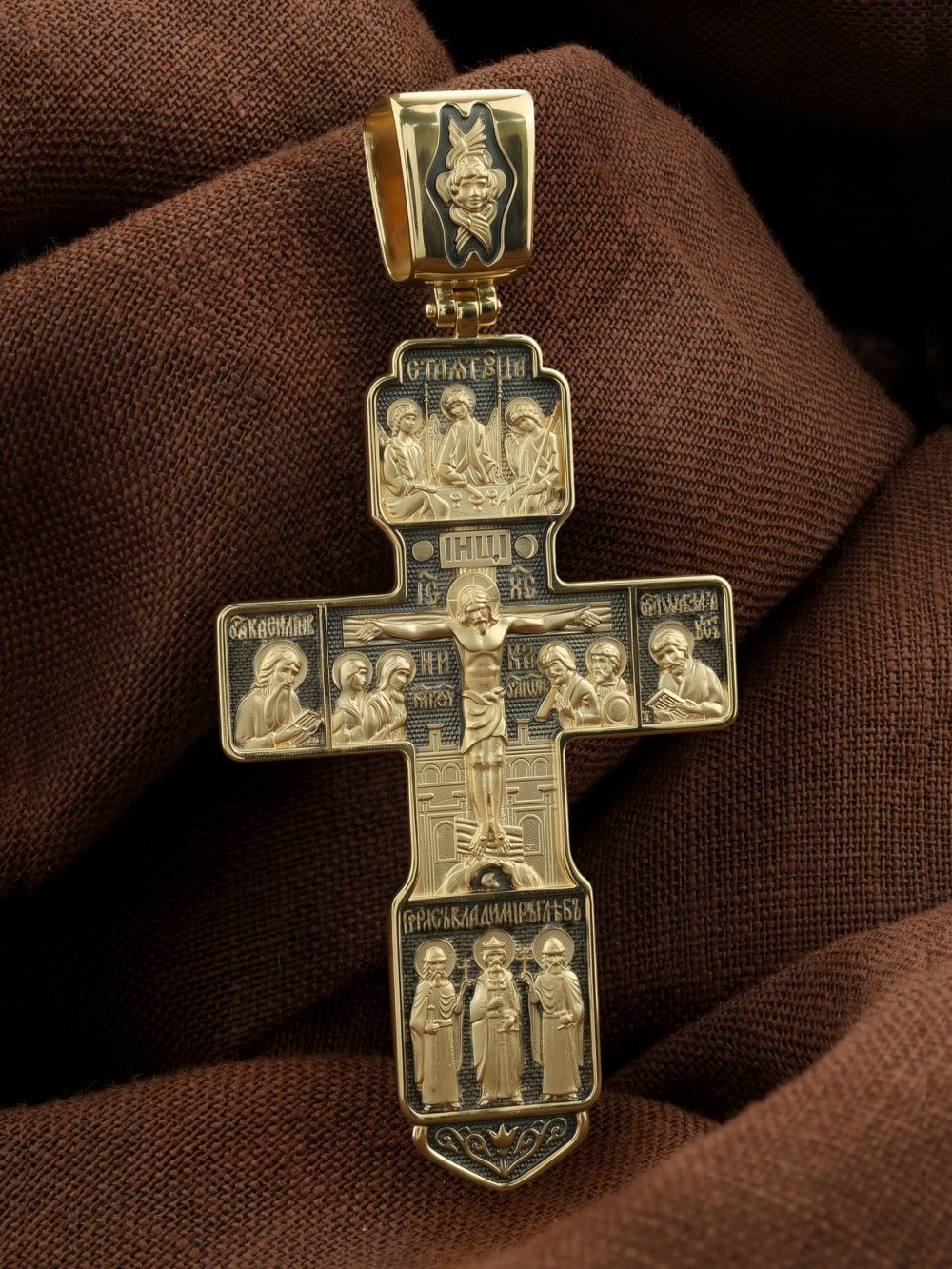 Крест из лимонного золота