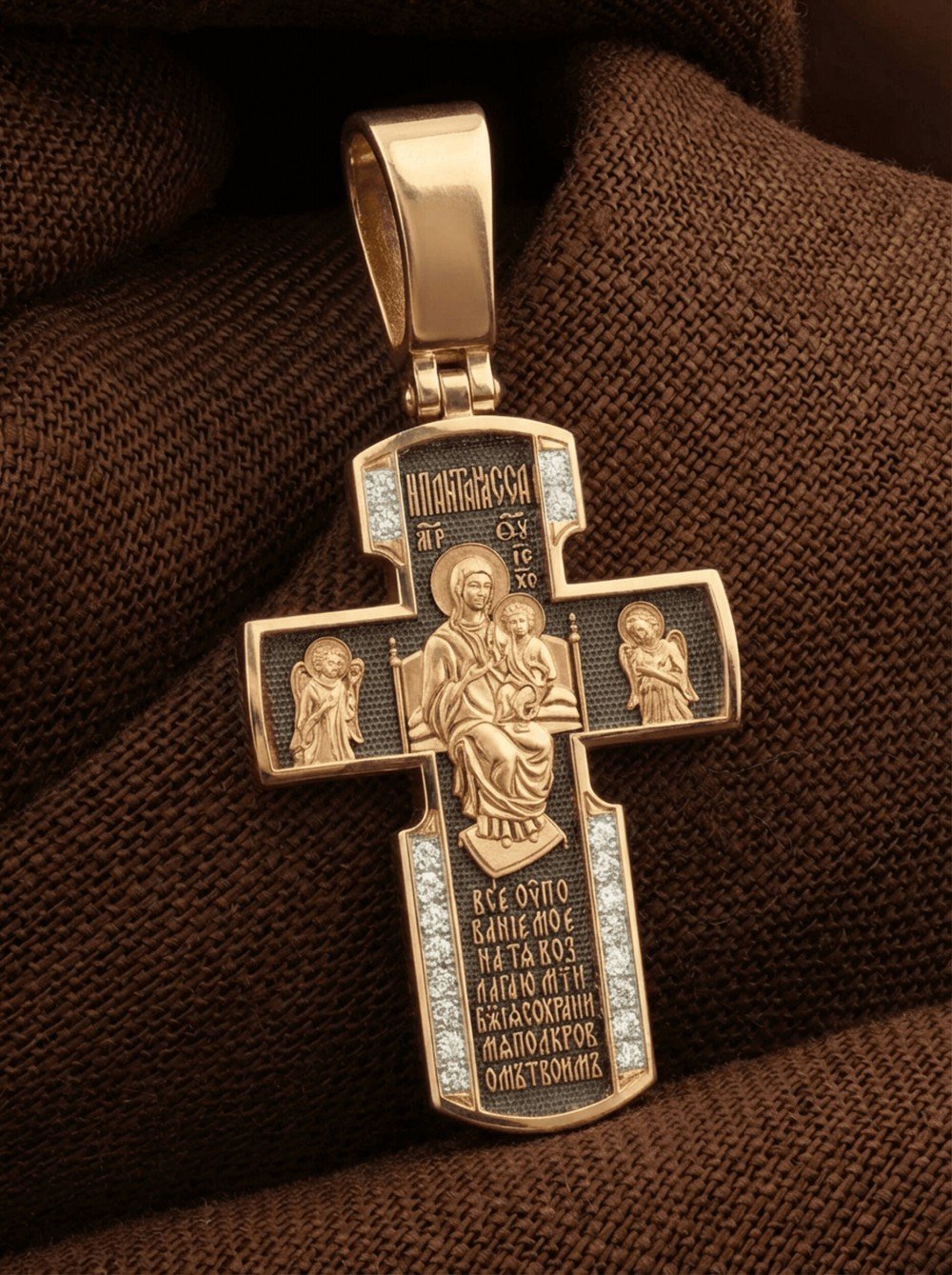 Крест из золота c бриллиантами