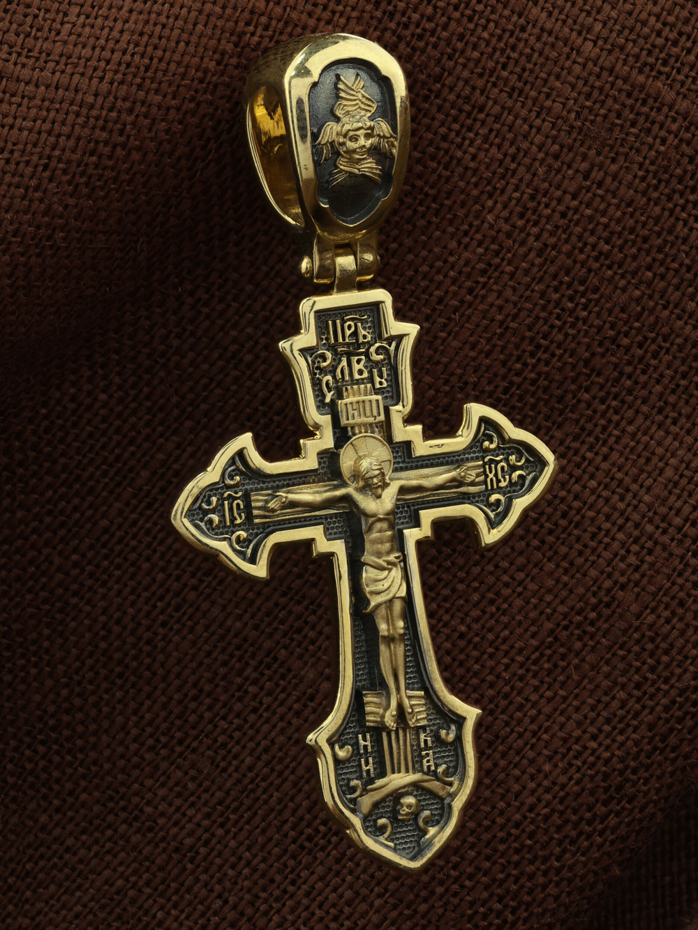 Крест из лимонного золота