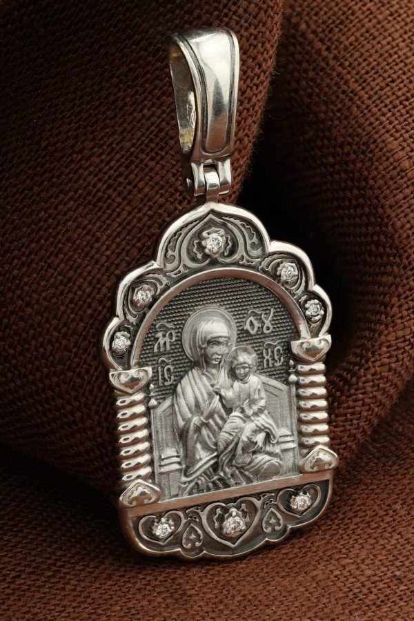 Образок из белого золота c бриллиантами