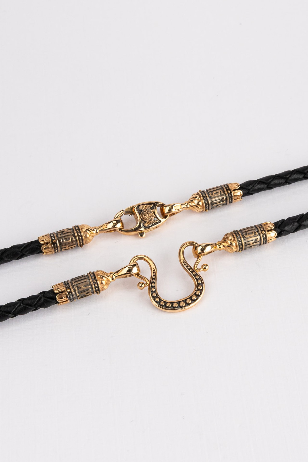 Шнурок кожаный из золота c кожаным шнурком