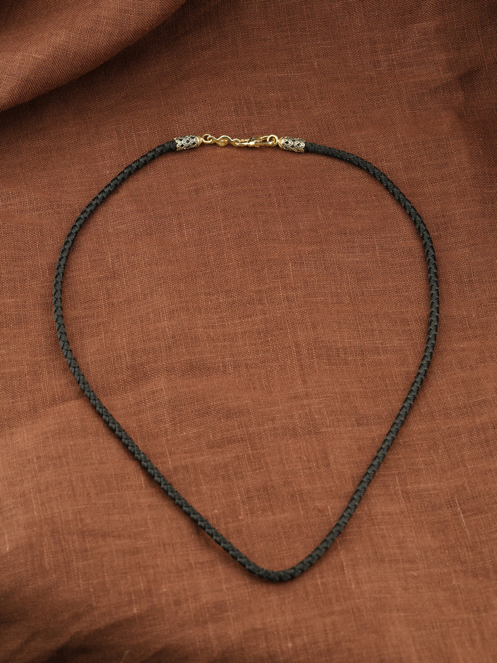 Шнурок шёлковый из лимонного золота c шёлковым шнурком