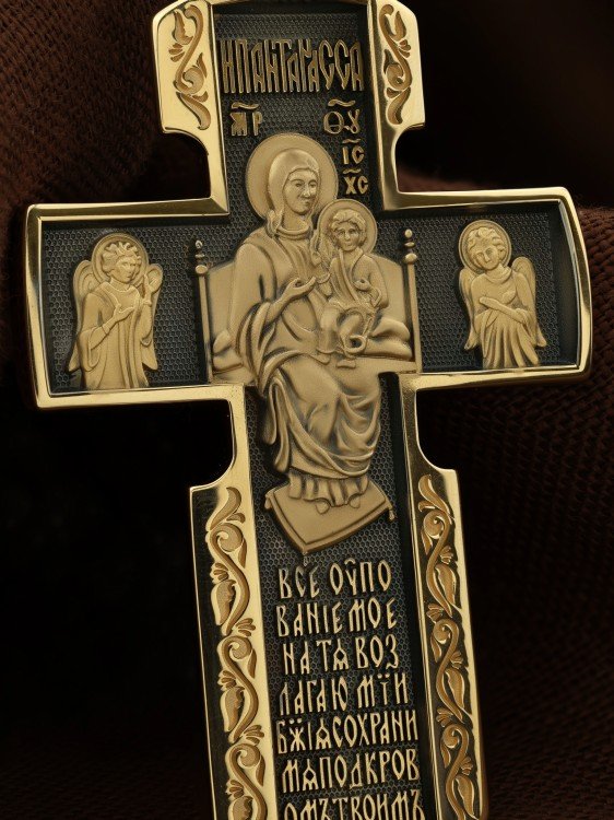 Крест из лимонного золота