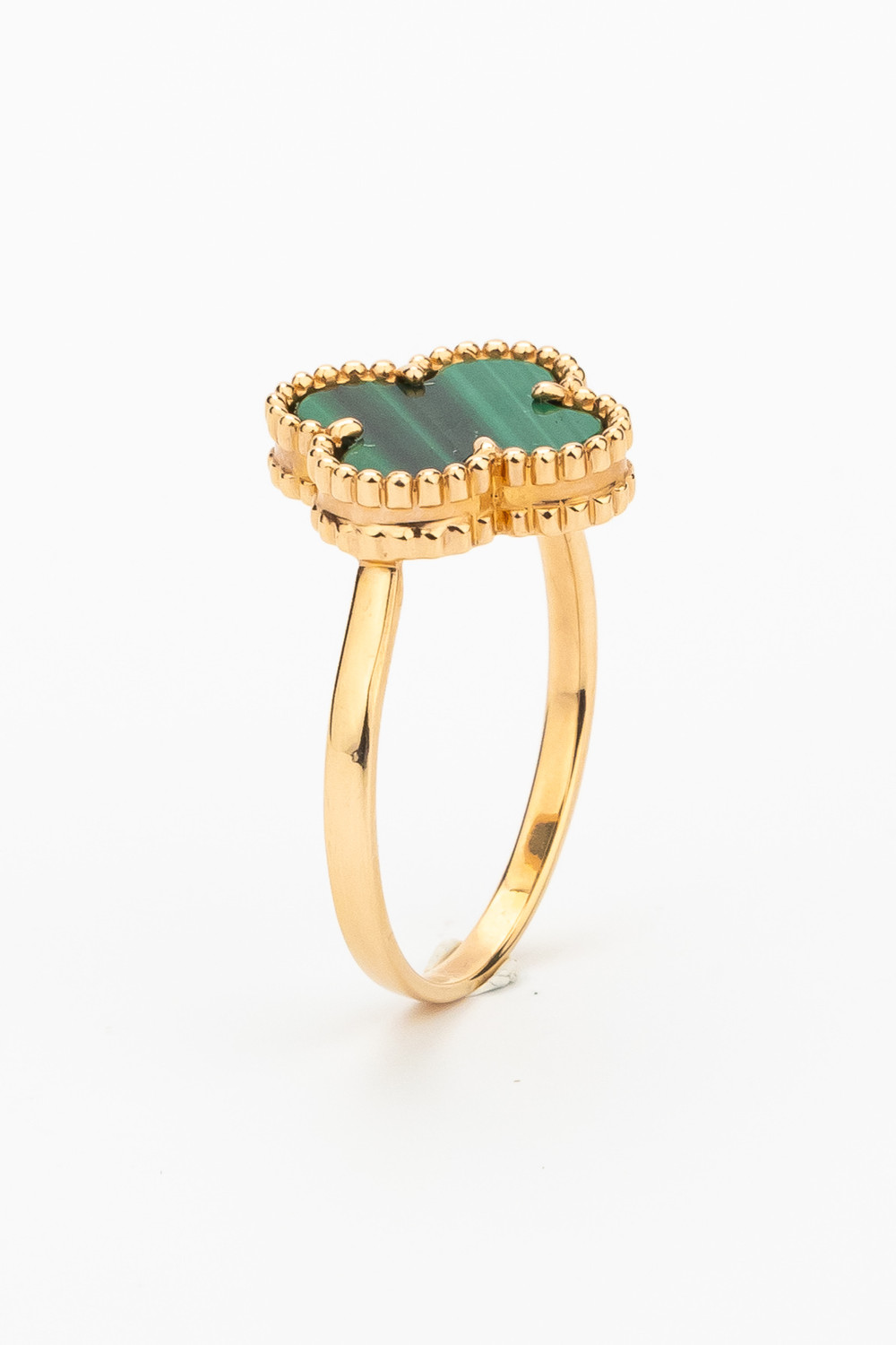 Кольцо из золота c малахитом