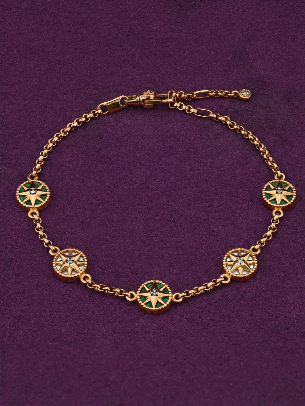 Браслет из золота c бриллиантами, малахитом и перламутром