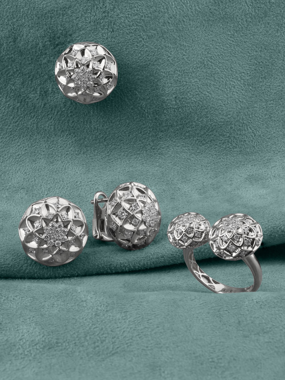 Серьги из белого золота c бриллиантами