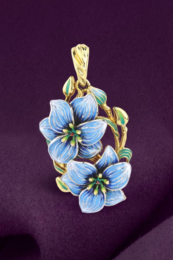 Подвеска из лимонного золота c эмаль