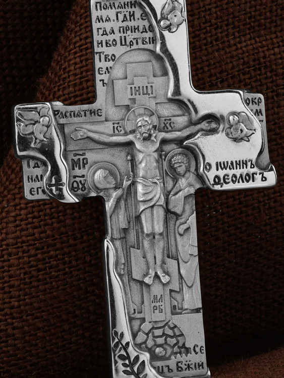 Крест из белого золота