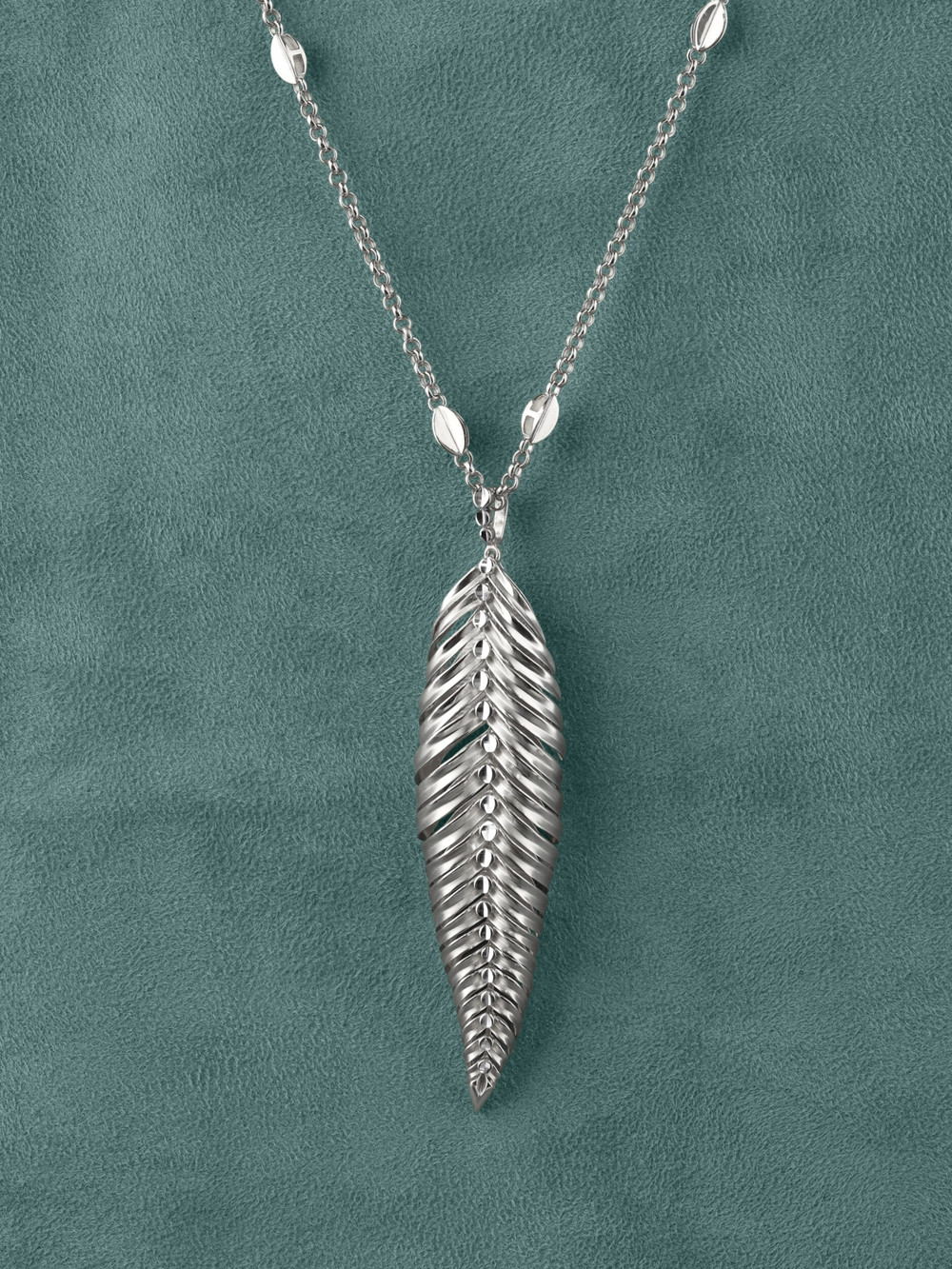 Колье из белого золота