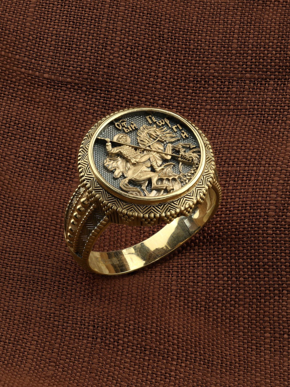 Кольцо из лимонного золота