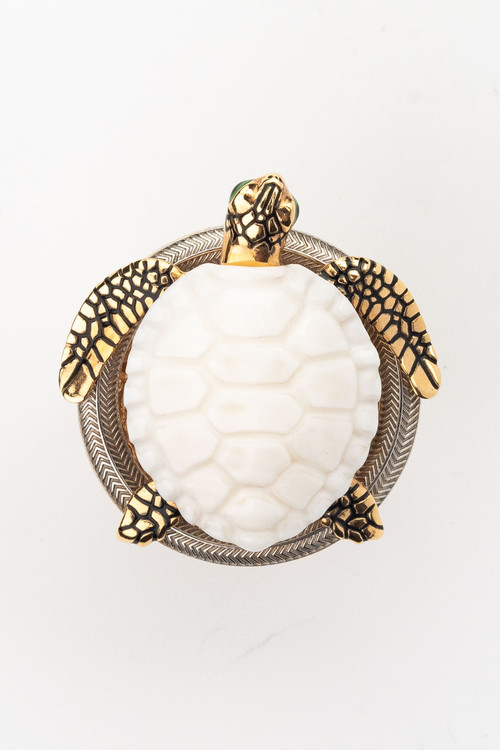 Кольцо из золота c эмалью и бивнем мамонта