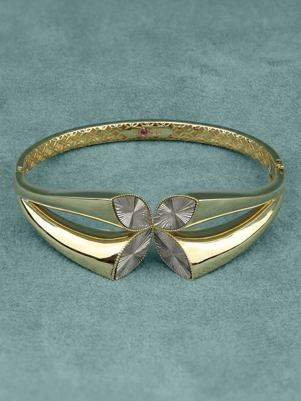 Браслет из лимонного золота c рубином