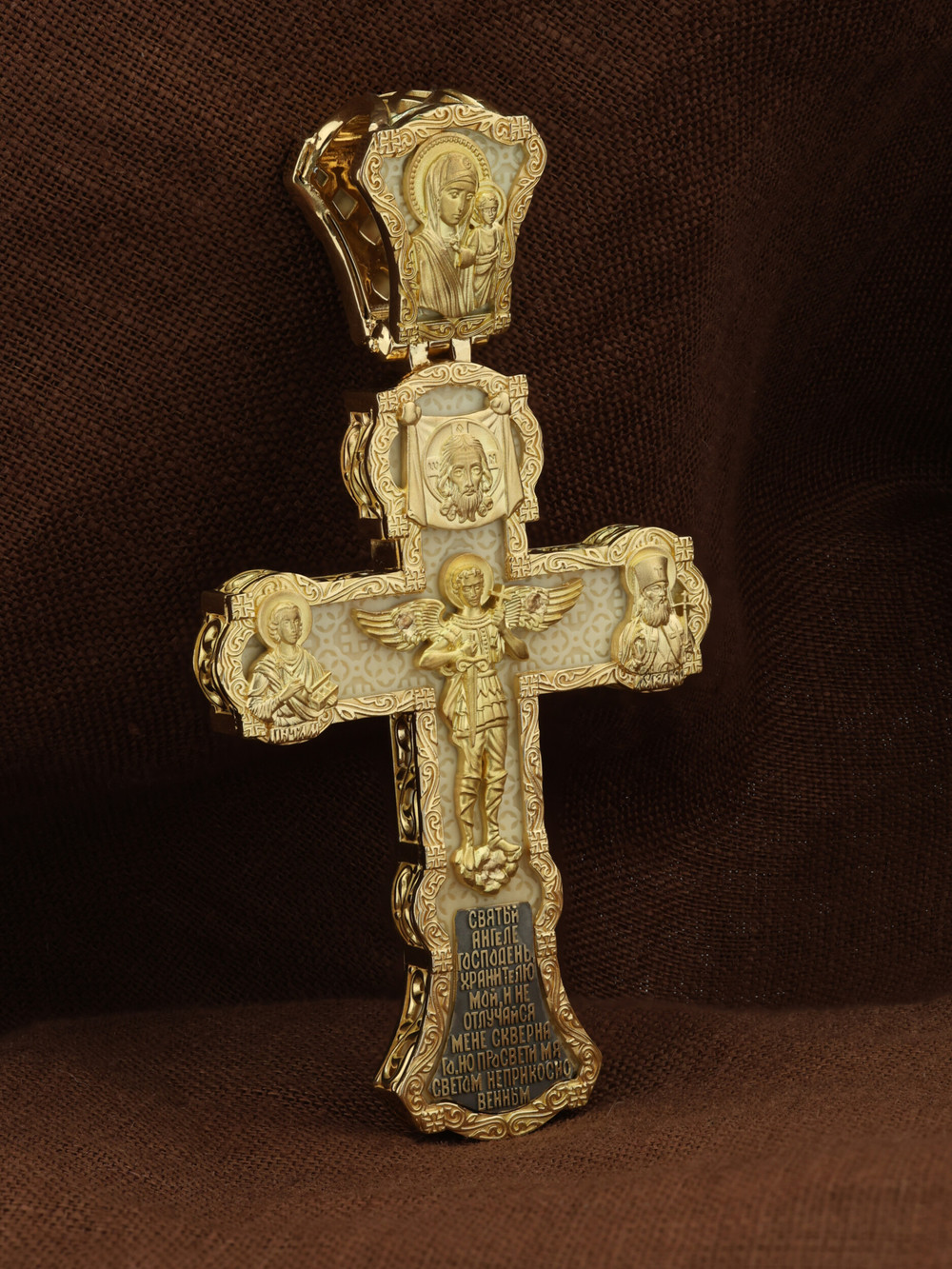 Крест из золота c бивнем мамонта