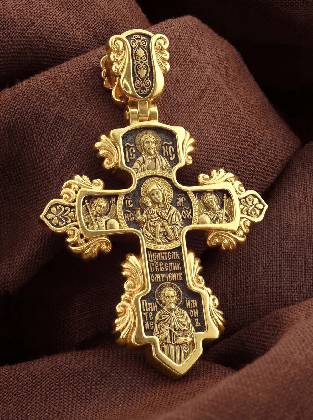 Крест из лимонного золота