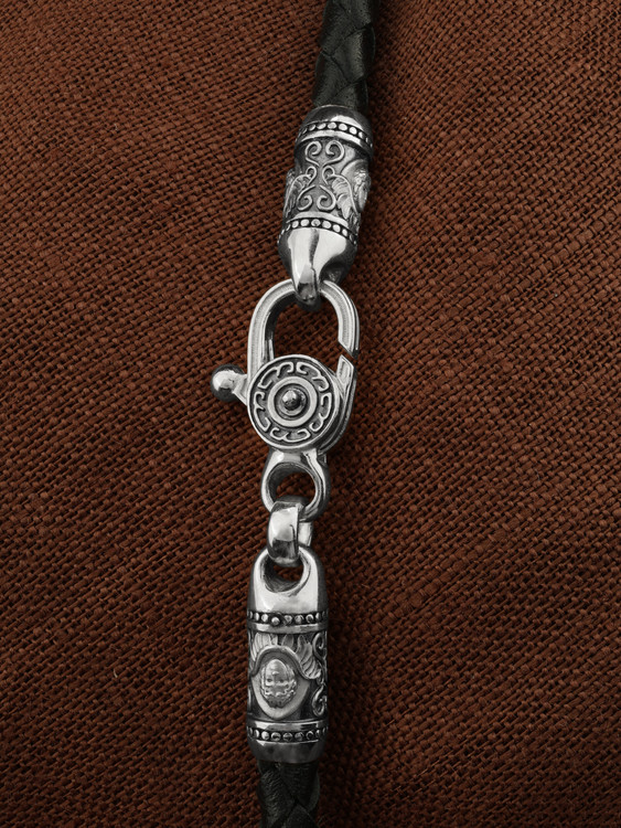 Шнурок кожаный из белого золота c кожаным шнурком и ониксом