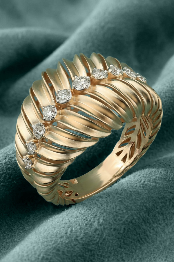 Кольцо из золота c бриллиантами