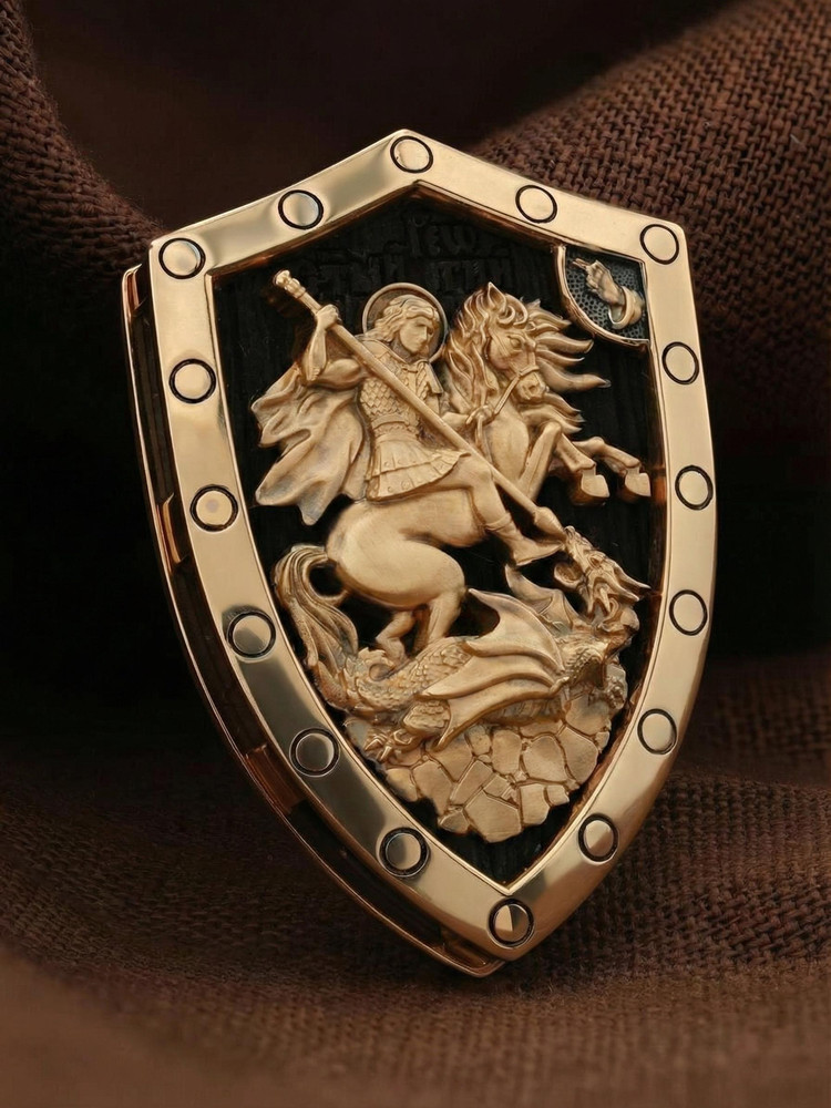 Нательная икона из красного золота 585 пробы c эбеновым деревом