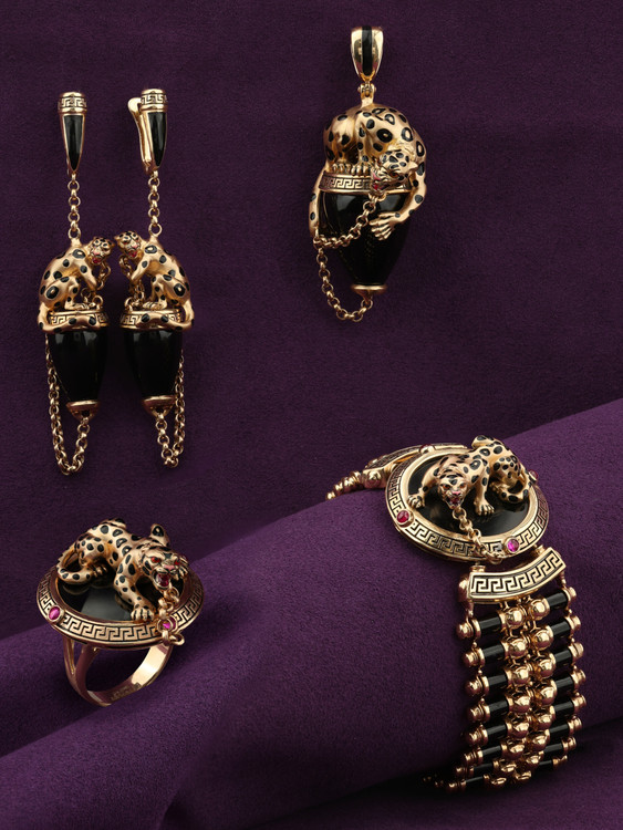 Подвеска из золота c эмаль и ониксом