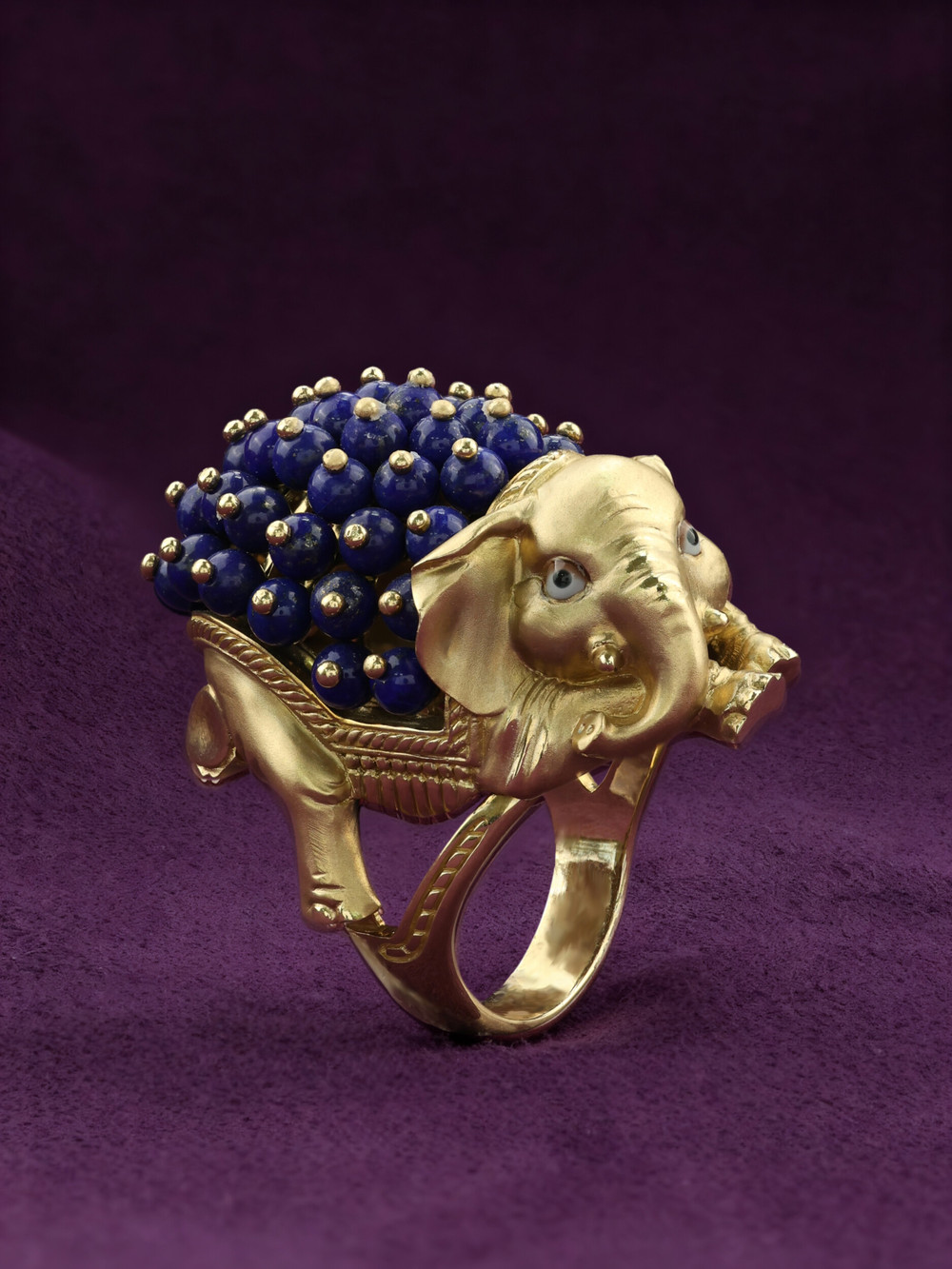 Кольцо из лимонного золота c эмаль и лазуритом