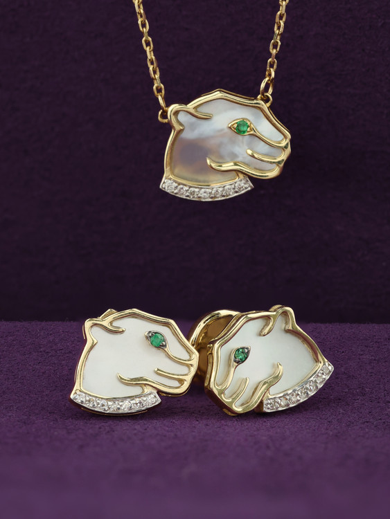 Серьги из лимонного золота c бриллиантами, изумрудом и перламутром