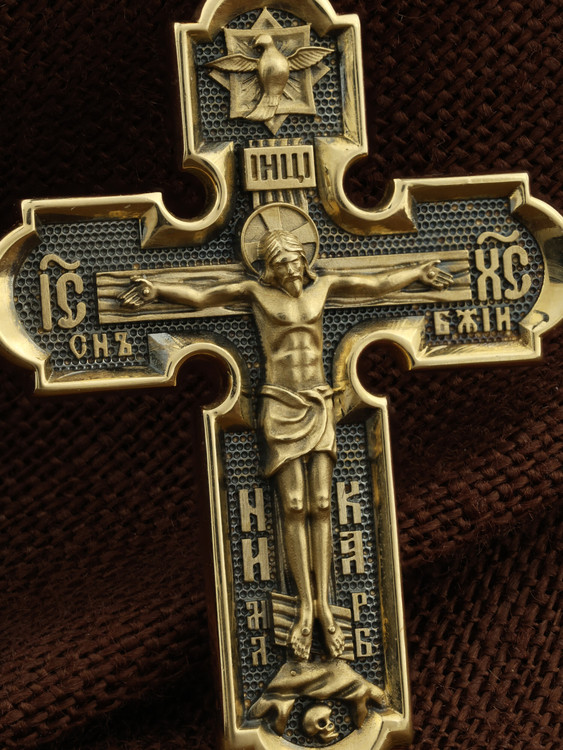 Крест из лимонного золота