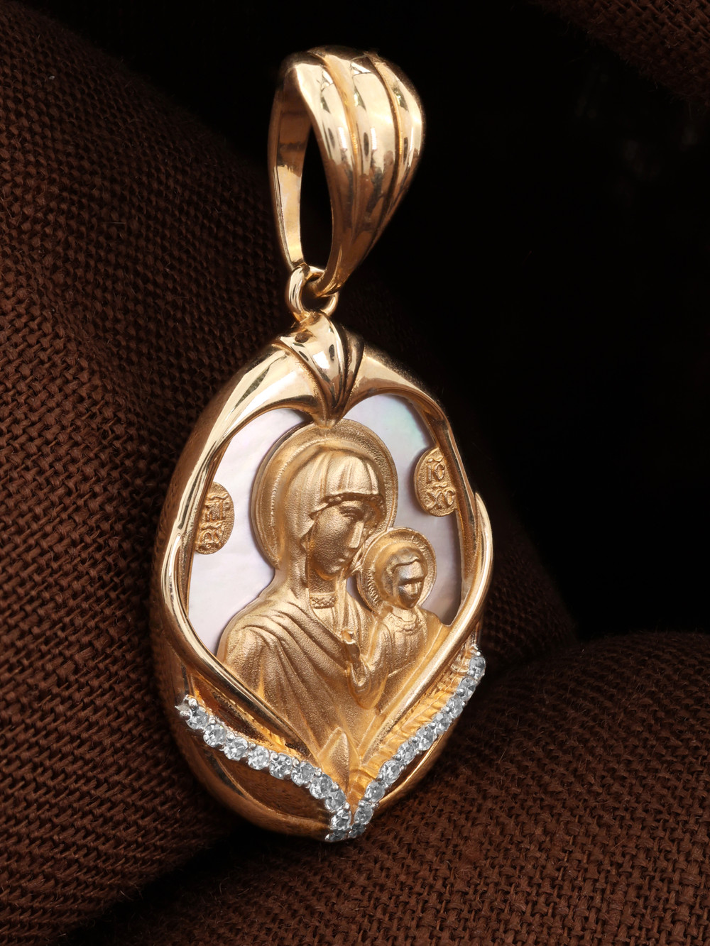 Образок из золота c бриллиантами и перламутром