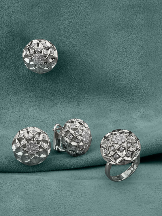 Кольцо из белого золота c бриллиантами