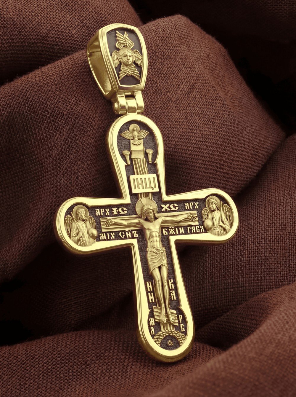 Крест из лимонного золота