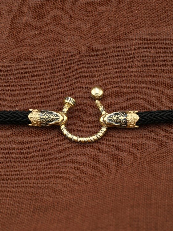 Шнурок шёлковый из лимонного золота c шёлковым шнурком