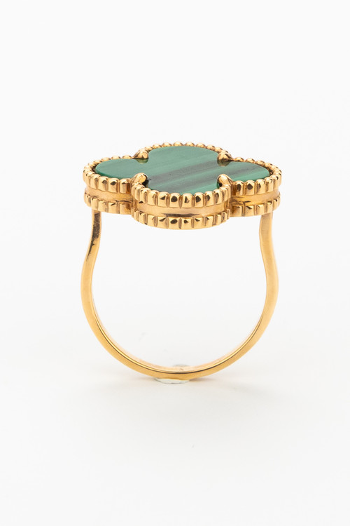 Кольцо из золота c малахитом