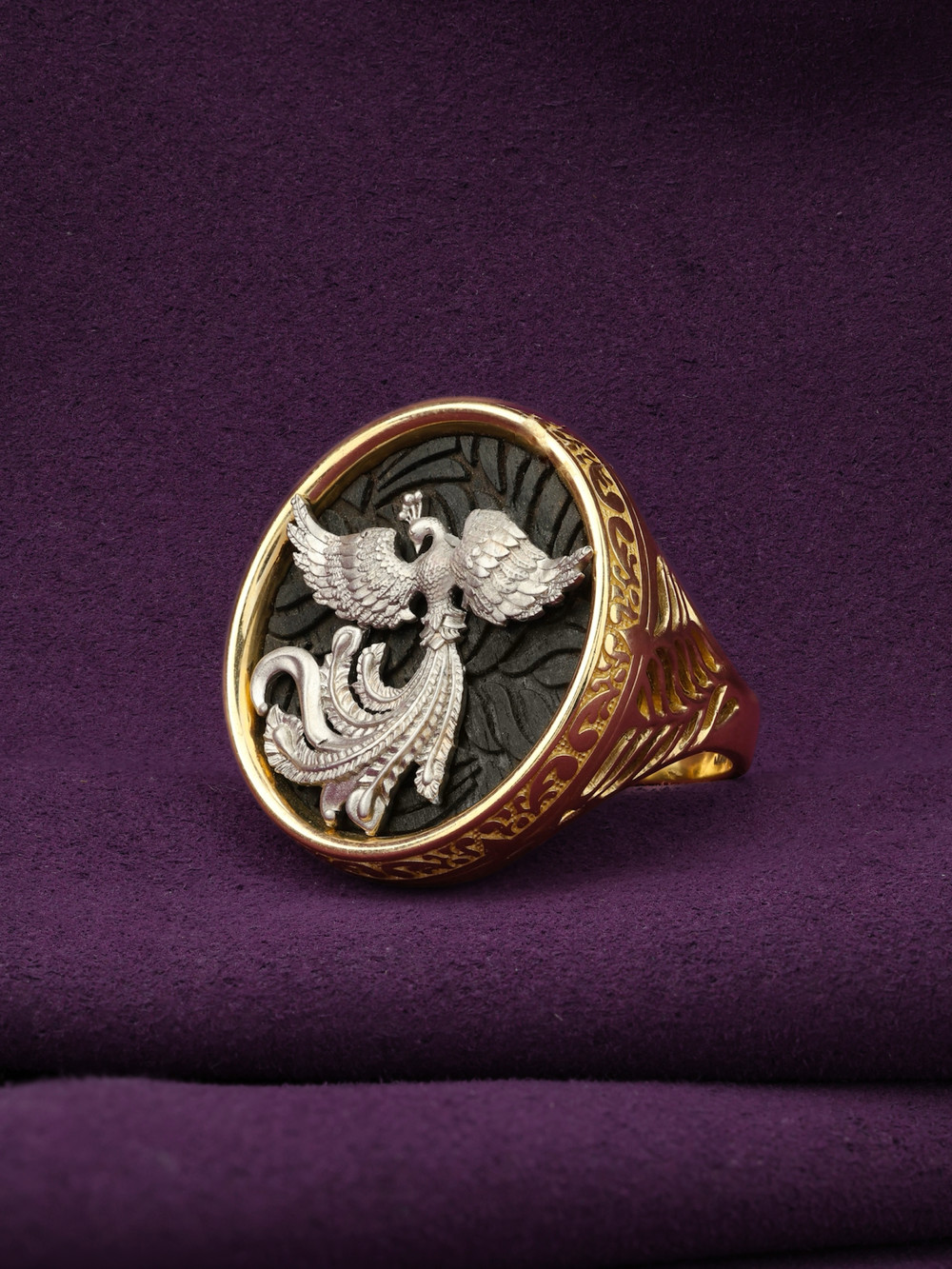 Кольцо из лимонного золота c эбеновым деревом